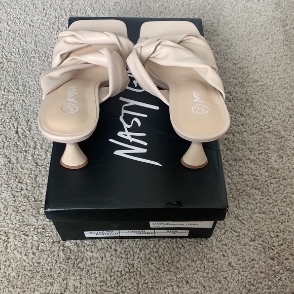 Cream twist strap heeled mules - Picture 2 of 3